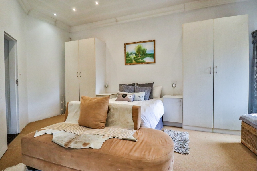 5 Bedroom Property for Sale in Birdwood Estate North West
